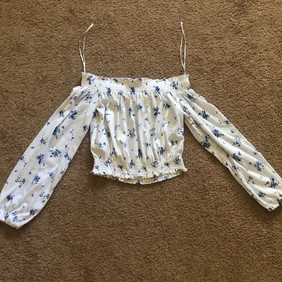 H&M Long Sleeve Summer Top - Picture 2 of 3